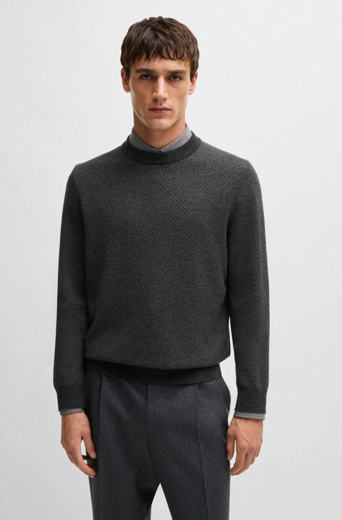 Maglia girocollo in lana e cotone.