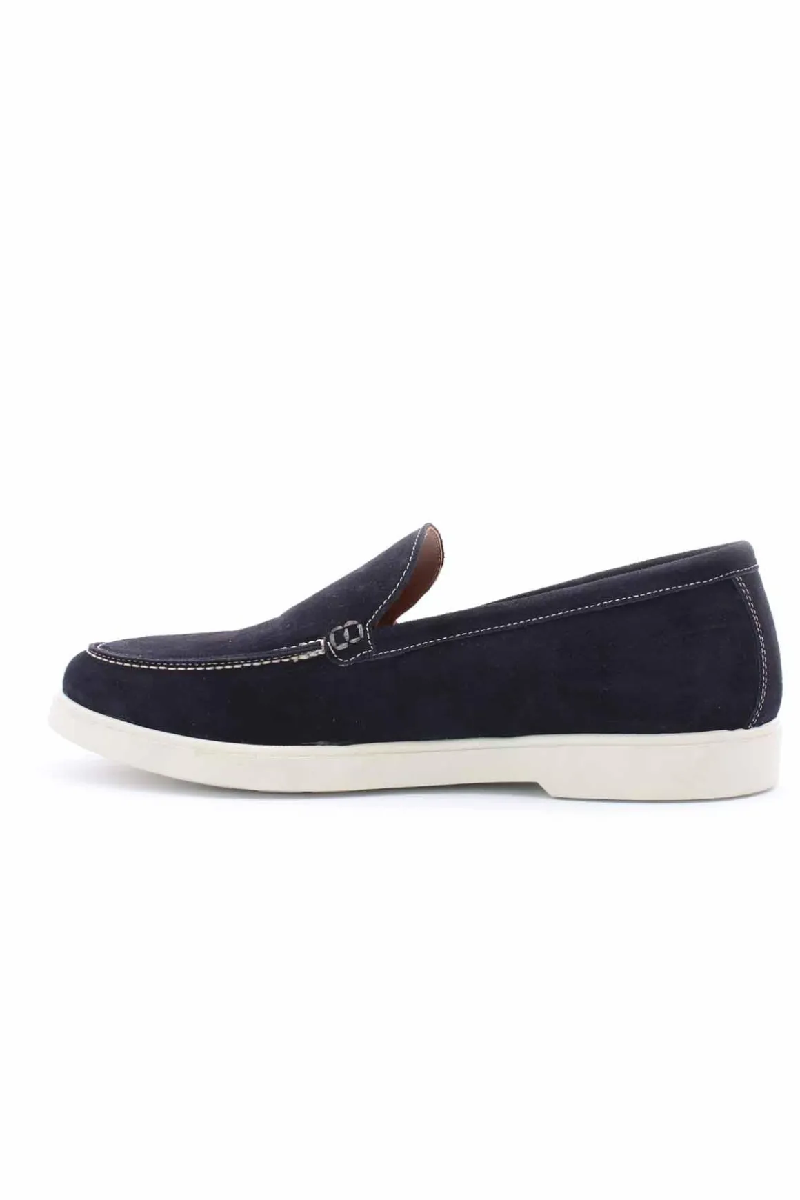 Mocassini in pelle scamosciata.