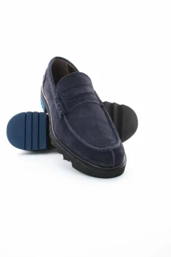 Mocassino in pelle scamosciata suola carro armato.