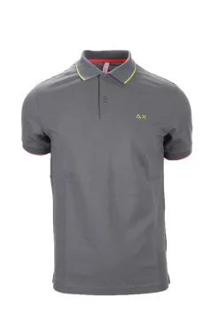 Polo con profili in contrasto