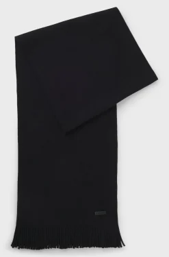 Sciarpa in lana rasata con frange