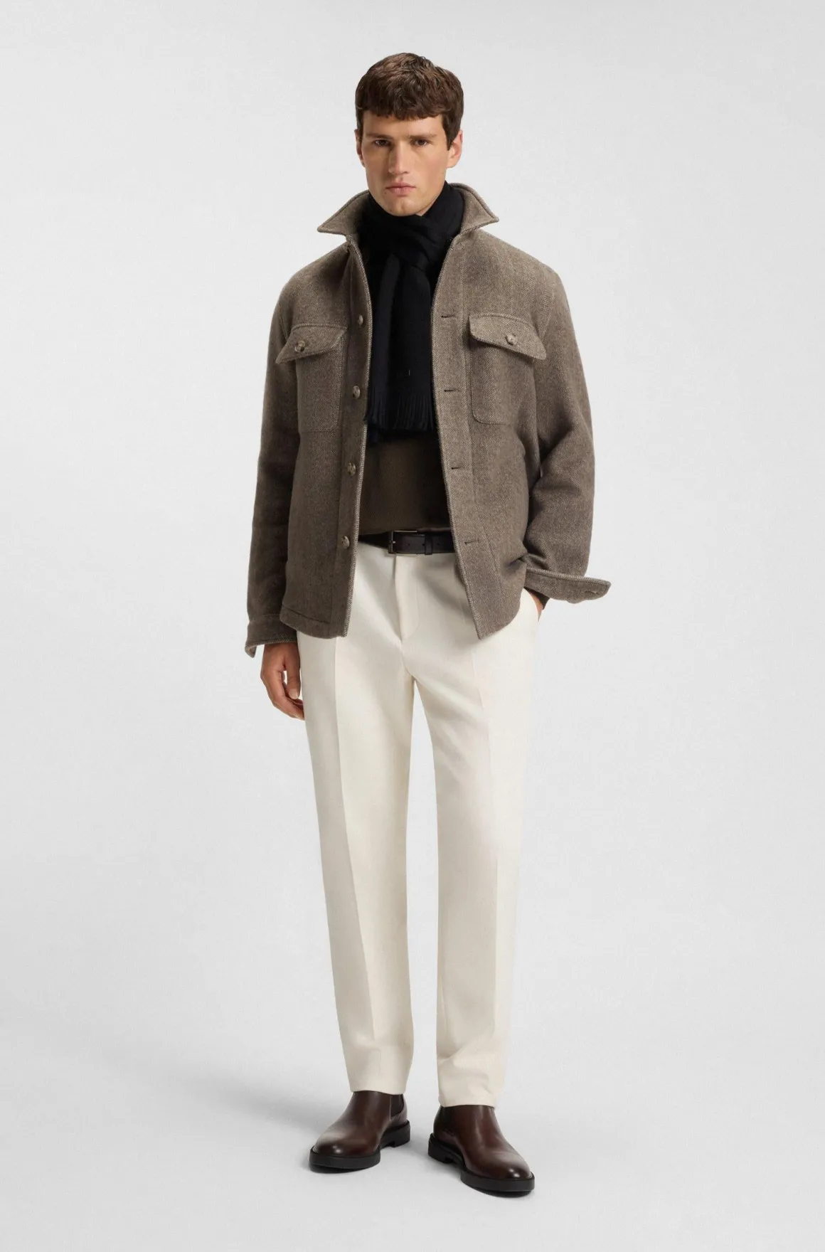 Sciarpa in lana rasata con frange