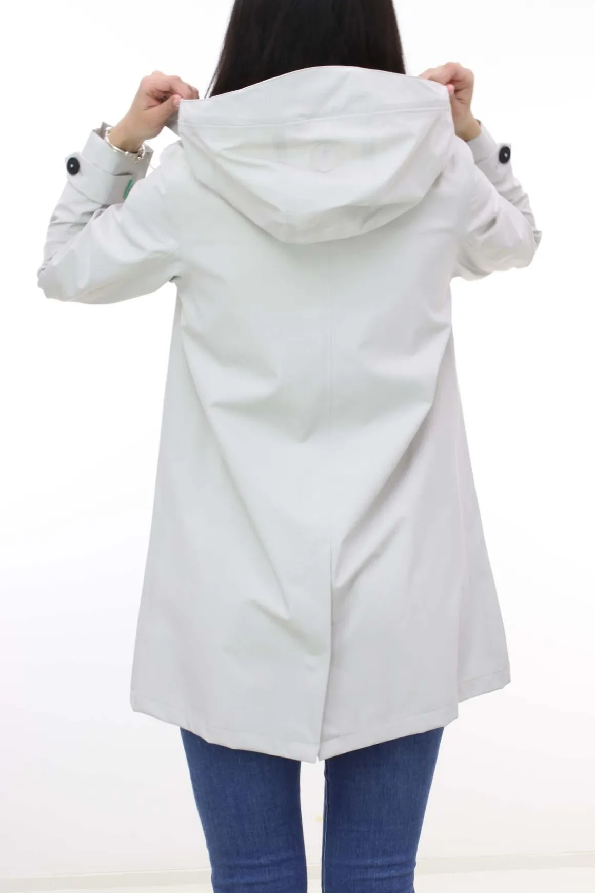 Trench impermeabule con cappuccio